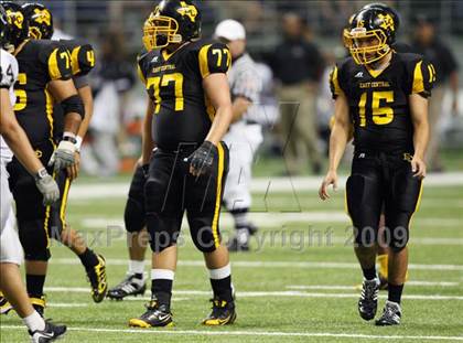 Thumbnail 2 in Steele vs. East Central (Texas Football Classic) photogallery.