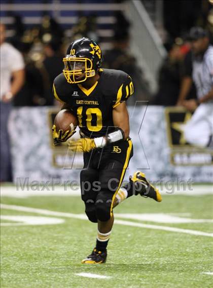Thumbnail 3 in Steele vs. East Central (Texas Football Classic) photogallery.