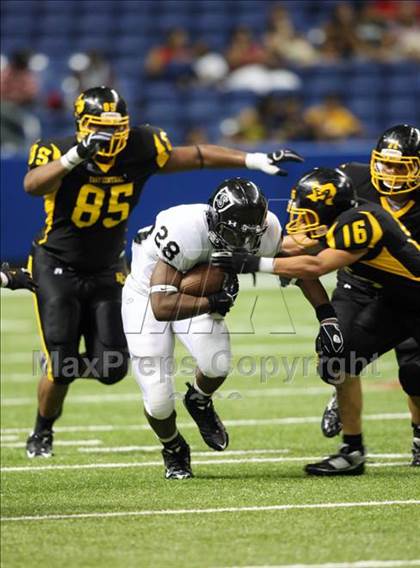 Thumbnail 3 in Steele vs. East Central (Texas Football Classic) photogallery.
