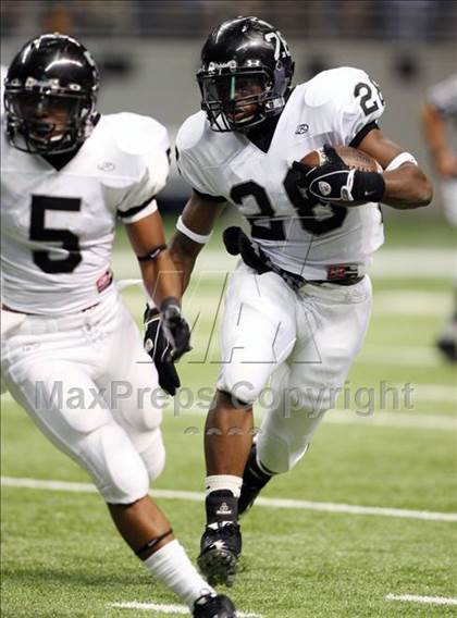 Thumbnail 3 in Steele vs. East Central (Texas Football Classic) photogallery.