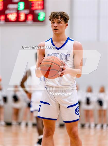 Thumbnail 1 in Wolfe City vs. Lindsay photogallery.