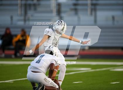 Thumbnail 3 in Garland @ Wylie East photogallery.