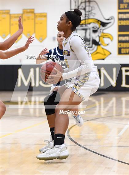 Thumbnail 2 in Madison vs. Grossmont photogallery.