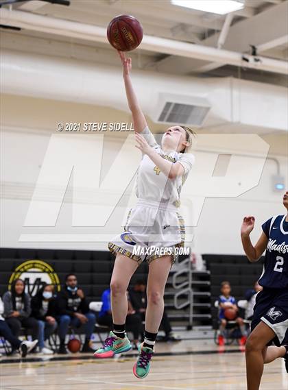 Thumbnail 2 in Madison vs. Grossmont photogallery.