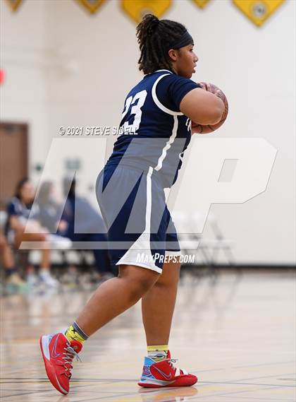 Thumbnail 2 in Madison vs. Grossmont photogallery.