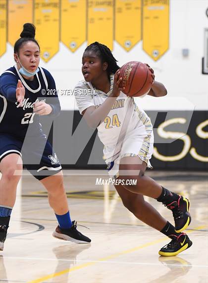 Thumbnail 2 in Madison vs. Grossmont photogallery.
