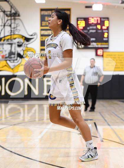 Thumbnail 2 in Madison vs. Grossmont photogallery.