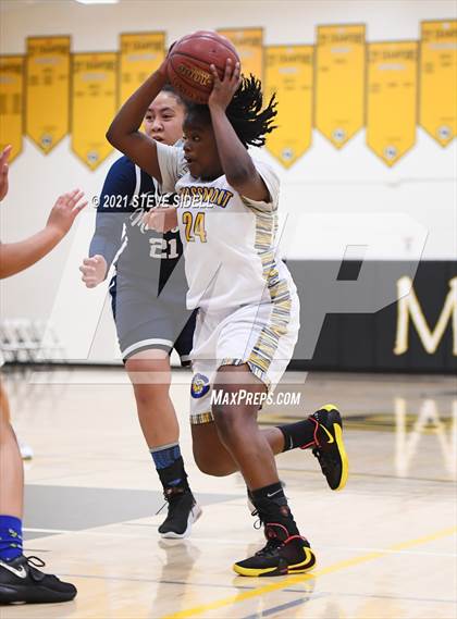 Thumbnail 3 in Madison vs. Grossmont photogallery.