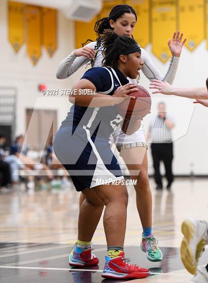 Thumbnail 3 in Madison vs. Grossmont photogallery.