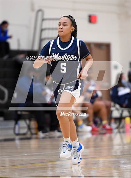 Thumbnail 3 in Madison vs. Grossmont photogallery.
