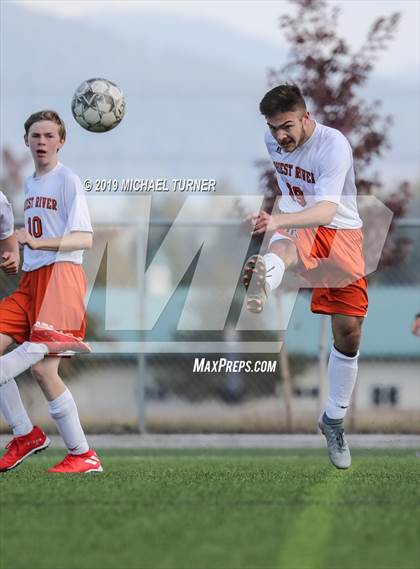 Thumbnail 3 in Priest River vs St. Maries (District Playoff) photogallery.
