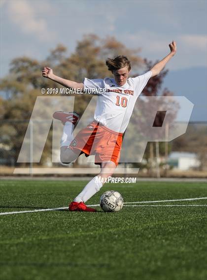 Thumbnail 2 in Priest River vs St. Maries (District Playoff) photogallery.