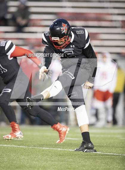 Thumbnail 3 in Muskego vs. Kimberly (WIAA D1 Final)  photogallery.