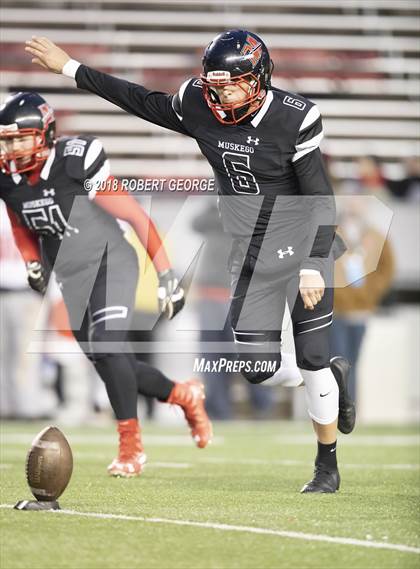 Thumbnail 3 in Muskego vs. Kimberly (WIAA D1 Final)  photogallery.