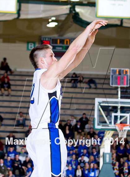 Thumbnail 1 in Hoosic Valley vs. Seton Catholic Central (NYSPHSAA Class C Regional Final) photogallery.