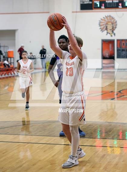 Thumbnail 3 in Grand Saline vs LaPoynor photogallery.