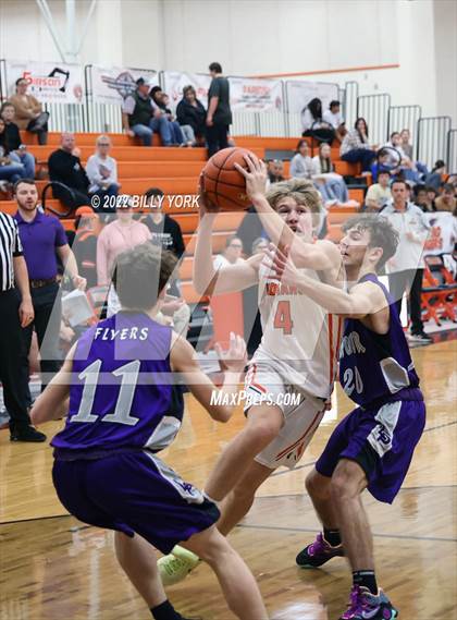 Thumbnail 1 in Grand Saline vs LaPoynor photogallery.