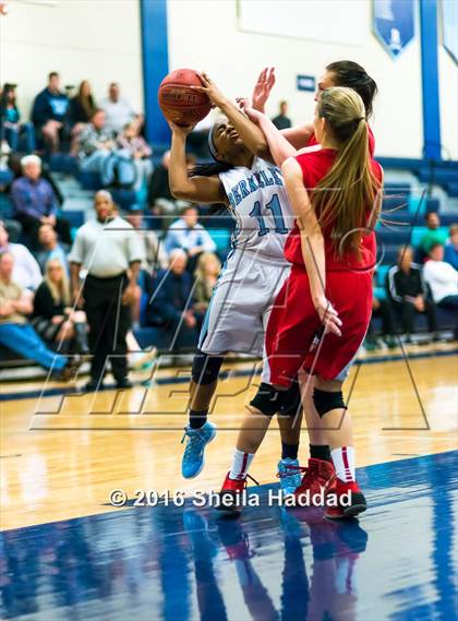 Thumbnail 3 in Cardinal Mooney @ Berkeley Prep photogallery.