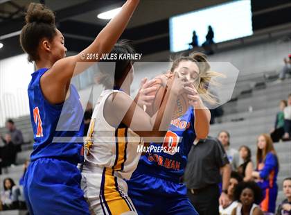 Thumbnail 3 in Durango vs Bishop Gorman photogallery.
