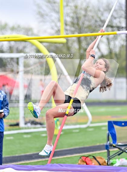 Thumbnail 2 in Marion Relays (Pole Vault)  photogallery.