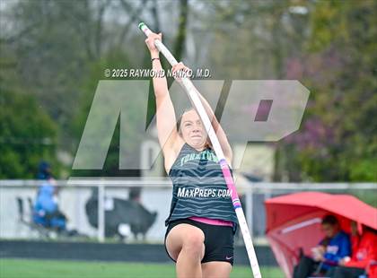 Thumbnail 1 in Marion Relays (Pole Vault)  photogallery.