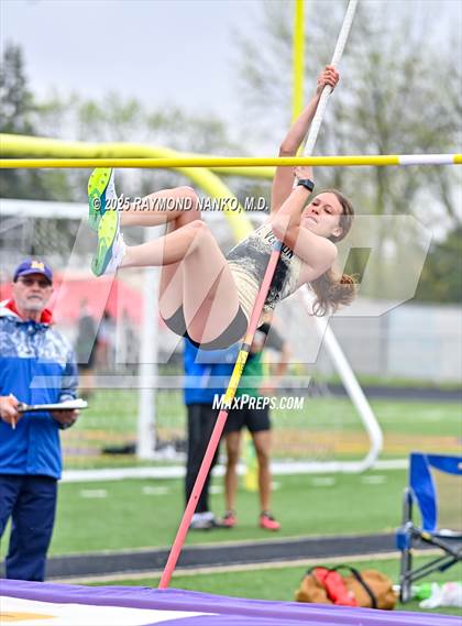 Thumbnail 1 in Marion Relays (Pole Vault)  photogallery.