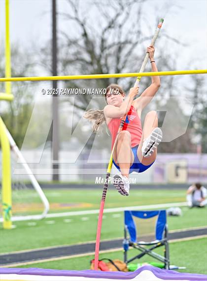 Thumbnail 1 in Marion Relays (Pole Vault)  photogallery.
