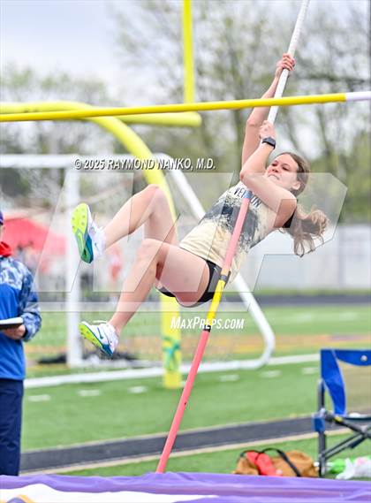 Thumbnail 3 in Marion Relays (Pole Vault)  photogallery.
