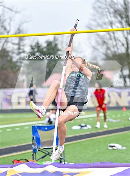 Thumbnail 1 in Marion Relays (Pole Vault)  photogallery.