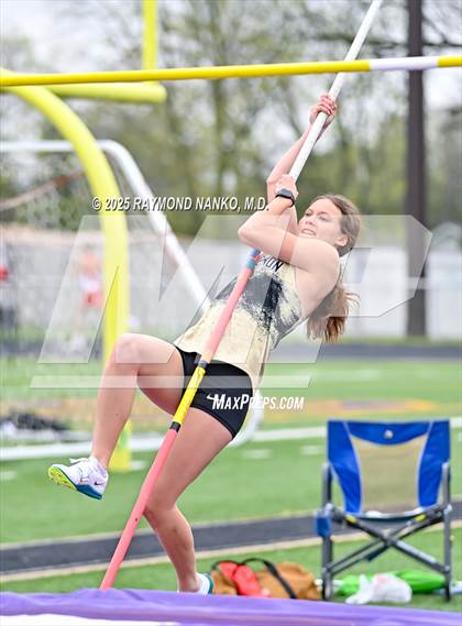 Thumbnail 1 in Marion Relays (Pole Vault)  photogallery.