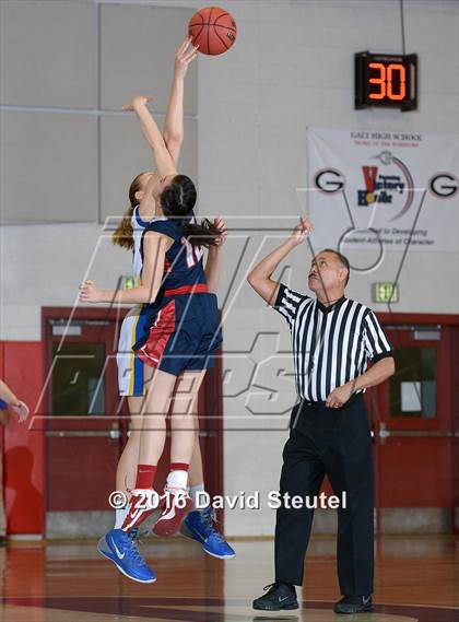 Thumbnail 1 in Turlock Christian vs. Sacramento Waldorf (CIF SJS D6 Final) photogallery.