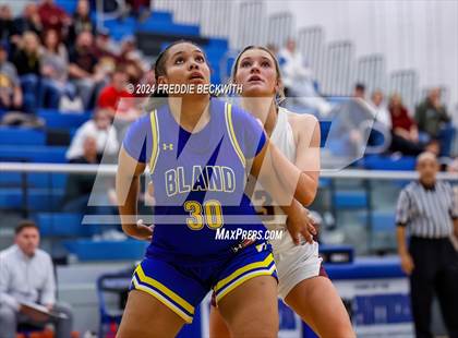 Thumbnail 2 in Collinsville vs. Bland (UIL 2A Bi-District) photogallery.