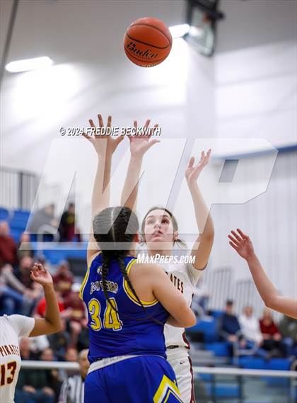 Thumbnail 1 in Collinsville vs. Bland (UIL 2A Bi-District) photogallery.