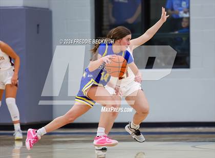 Thumbnail 1 in Collinsville vs. Bland (UIL 2A Bi-District) photogallery.