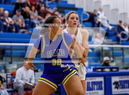 Thumbnail 1 in Collinsville vs. Bland (UIL 2A Bi-District) photogallery.