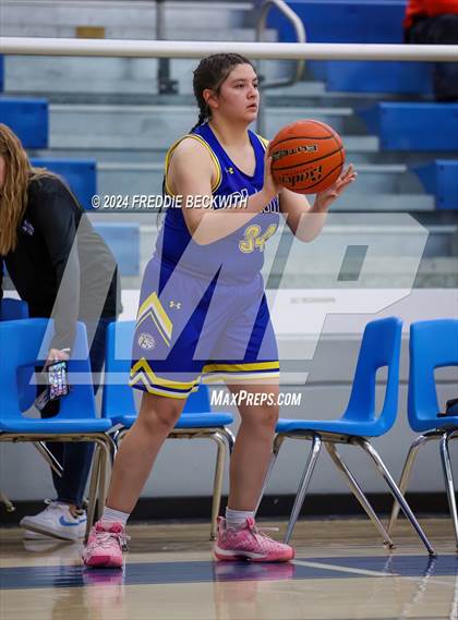 Thumbnail 3 in Collinsville vs. Bland (UIL 2A Bi-District) photogallery.