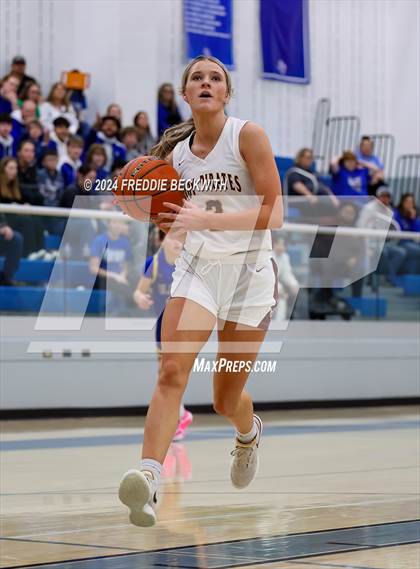 Thumbnail 3 in Collinsville vs. Bland (UIL 2A Bi-District) photogallery.