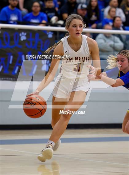 Thumbnail 1 in Collinsville vs. Bland (UIL 2A Bi-District) photogallery.