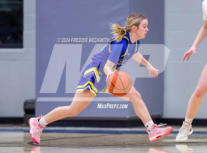 Thumbnail 1 in Collinsville vs. Bland (UIL 2A Bi-District) photogallery.
