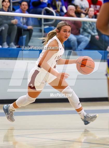 Thumbnail 3 in Collinsville vs. Bland (UIL 2A Bi-District) photogallery.