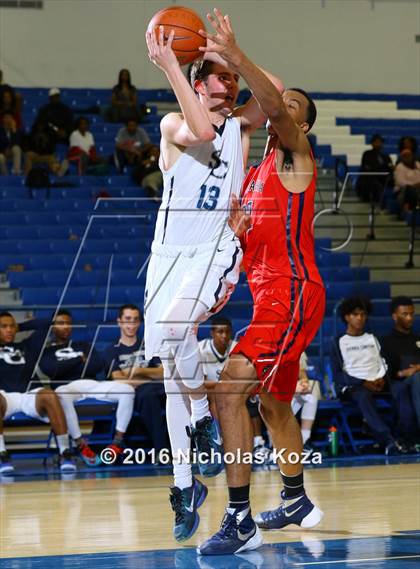 Thumbnail 2 in Sierra Canyon vs. Maranatha (Fairfax State Preview) photogallery.