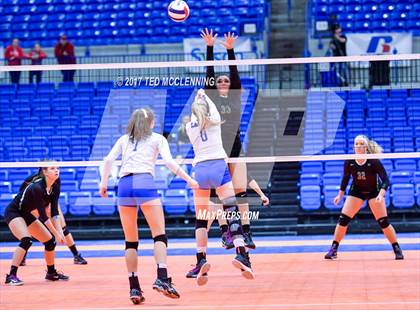 Thumbnail 1 in Hoxie vs. Paris (AAA 3A Final) photogallery.