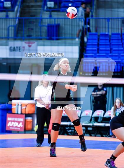 Thumbnail 1 in Hoxie vs. Paris (AAA 3A Final) photogallery.