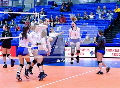 Thumbnail 1 in Hoxie vs. Paris (AAA 3A Final) photogallery.
