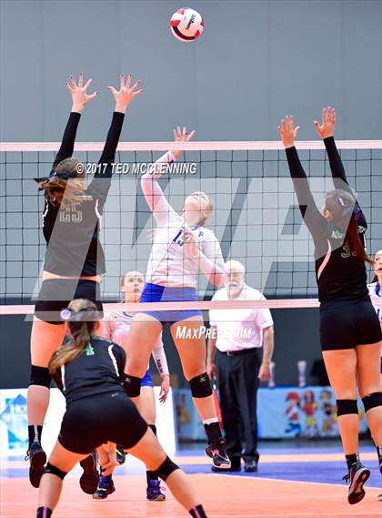 Thumbnail 3 in Hoxie vs. Paris (AAA 3A Final) photogallery.