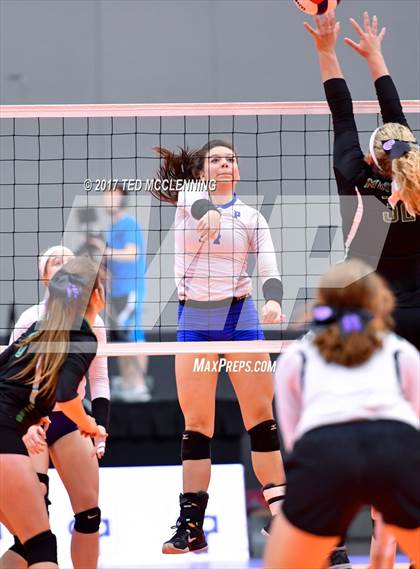 Thumbnail 2 in Hoxie vs. Paris (AAA 3A Final) photogallery.