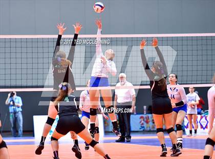 Thumbnail 2 in Hoxie vs. Paris (AAA 3A Final) photogallery.