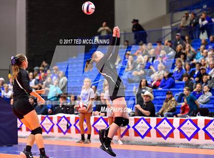 Thumbnail 3 in Hoxie vs. Paris (AAA 3A Final) photogallery.
