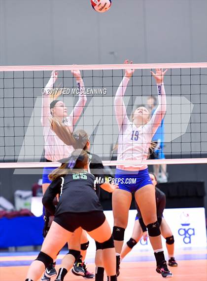 Thumbnail 3 in Hoxie vs. Paris (AAA 3A Final) photogallery.
