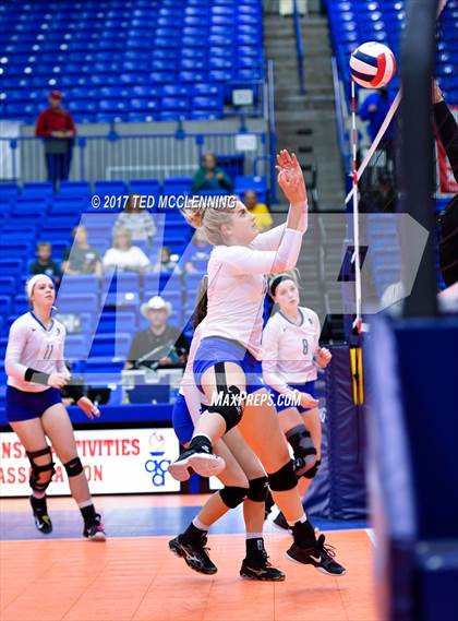 Thumbnail 2 in Hoxie vs. Paris (AAA 3A Final) photogallery.